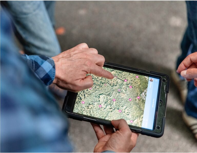tablet with a map showing the way during a treasure hunt